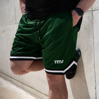 גברים מכנסיים קצרים לנשימה רשת באורך הברך אצן כדורסל שטחי אימון קצרים עבור גברים במכנסיים קצרים.