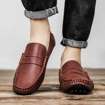 גברים נעליים רכות מוקסינים באיכות גבוהה אביב סתיו עור אמיתי נעלי גברים חמים דירות גדולות. גודל 49 נהיגה נעליים