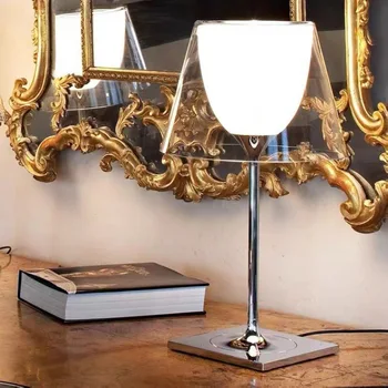 מעצב איטלקי מנורת שולחן מינימליסטי סלון, חדר לימוד חדר השינה במלון עין הגנה LED שולחן אור שקוף אפור מעושן